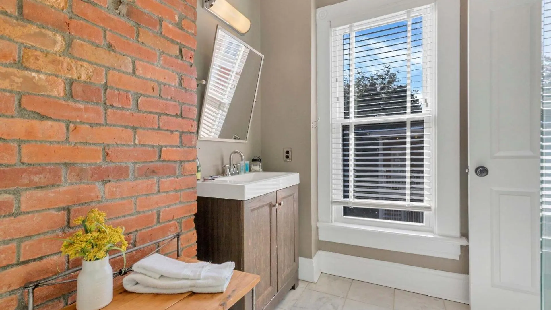 4 Bed Townhome Near Goodale Park Columbus