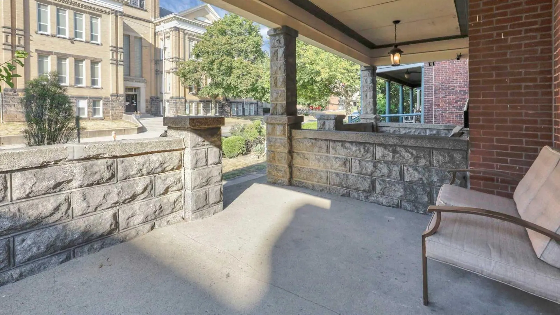 4 Bed Townhome Near Goodale Park Columbus